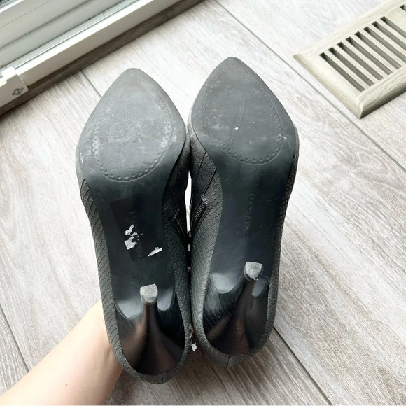 Tahari Bea Snake Embossed Gray Leather Bootie Stiletto Pointed Toe - Picture 11 of 16